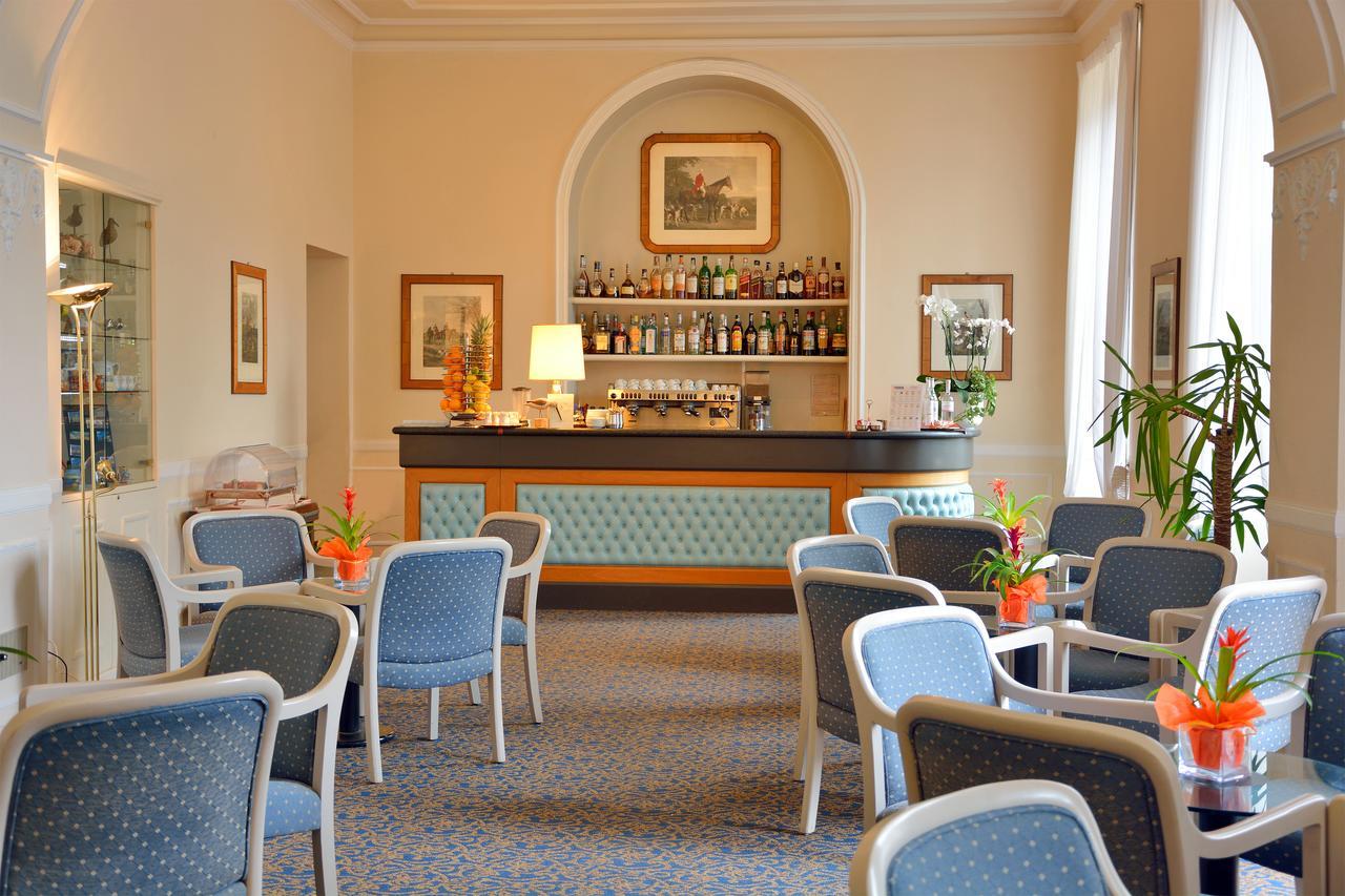 Grand Hotel เมนาจโจ ภายนอก รูปภาพ